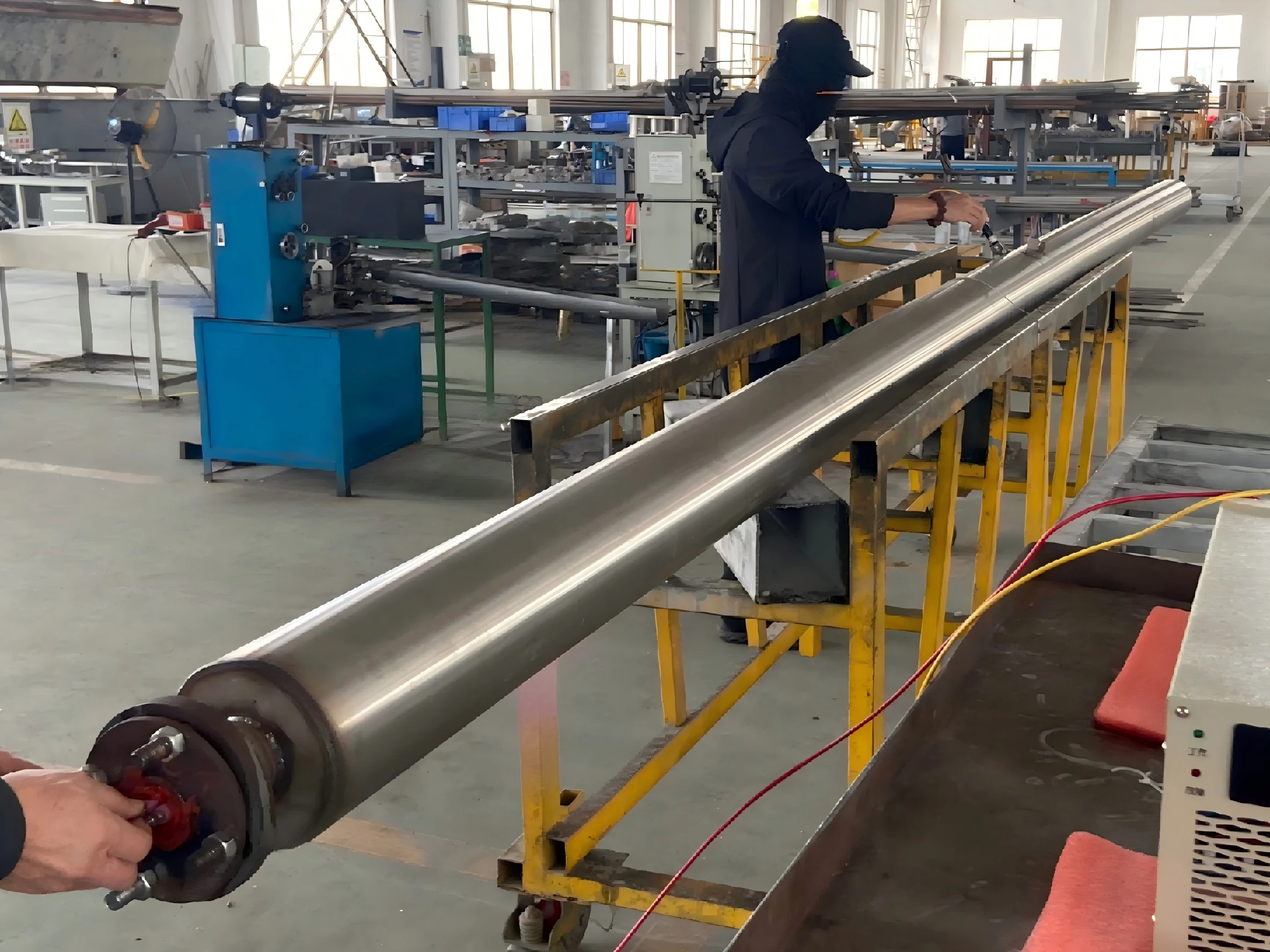 Deep well heater assembly for downhole oilfield heating 四、后面四张需要重新选图