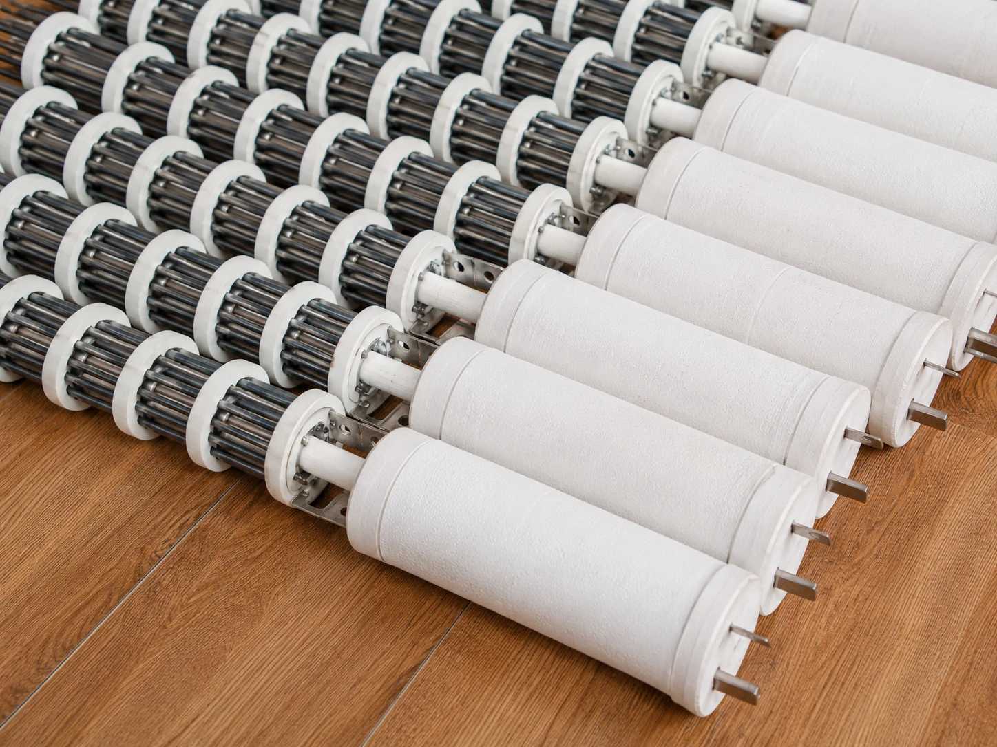 Electric radiant tube heater insulated end section and terminal protection detail
